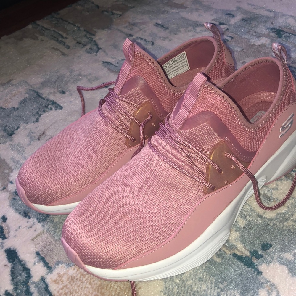 Brand new rose gold Skechers
